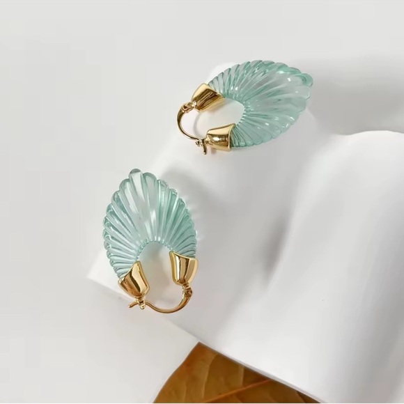 Anthropologie Scalloped Green resin Hoop Earrings - Picture 5 of 5